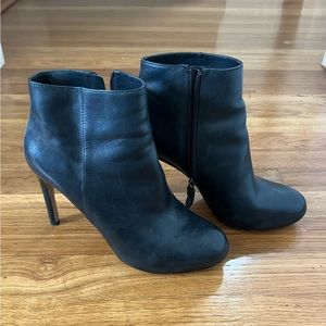 VIA SPIGA LEATHER BOOTIES BLACK SIZE 8 EUC